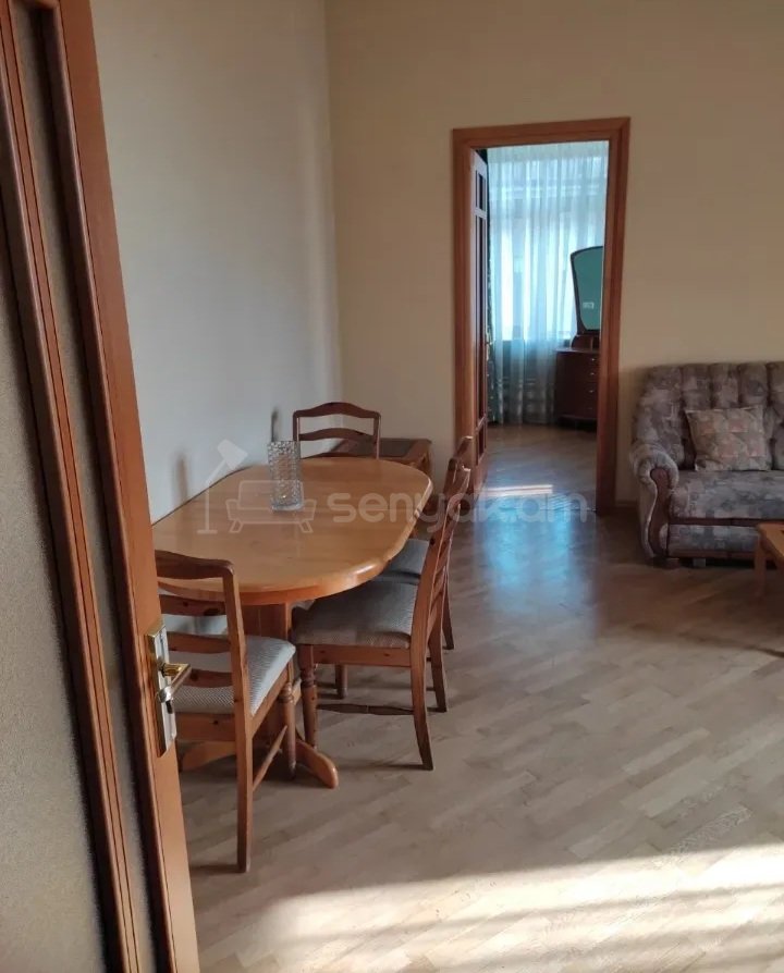 2 Սենյականոց Բնակարան Քարե Շենքում, 60քմ, 5/5 հարկ, Կապիտալ Վերանորոգված, Կահավորված