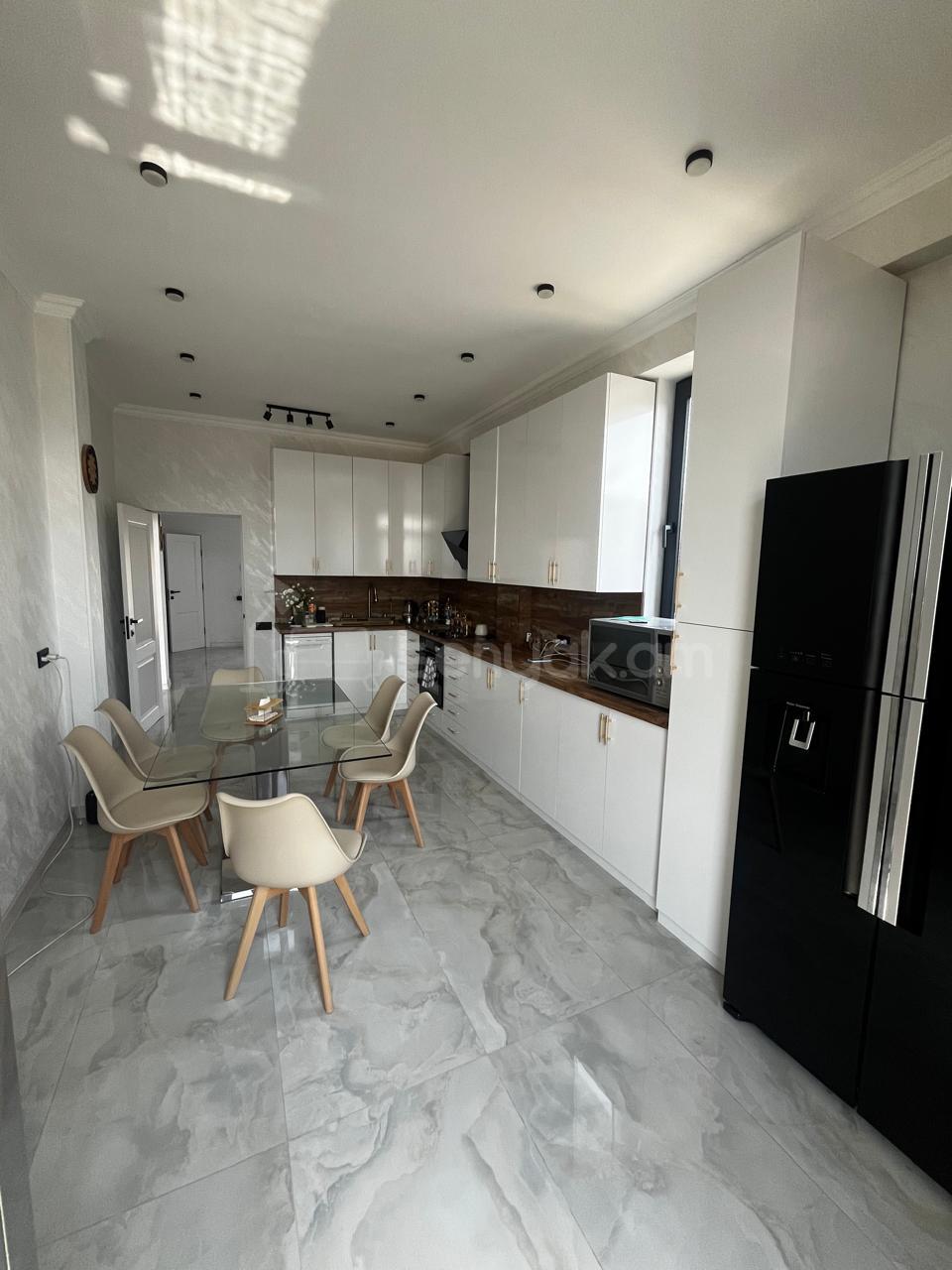 7 Սենյականոց Սեփական Տուն, 204քմ, Դիզայներական Վերանորոգված, Կահավորված, Ավտոտնակով