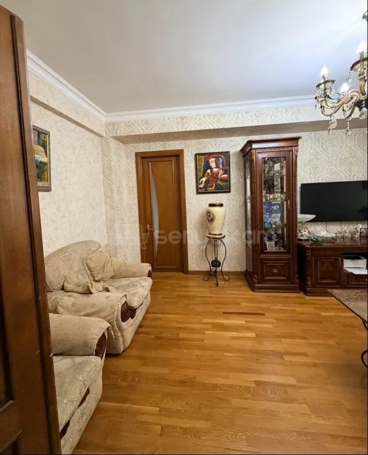 3 Սենյականոց Բնակարան, 74քմ, 8/10 հարկ, Կապիտալ Վերանորոգված