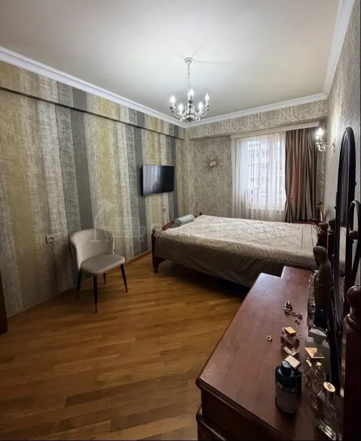 3 Սենյականոց Բնակարան, 74քմ, 8/10 հարկ, Կապիտալ Վերանորոգված