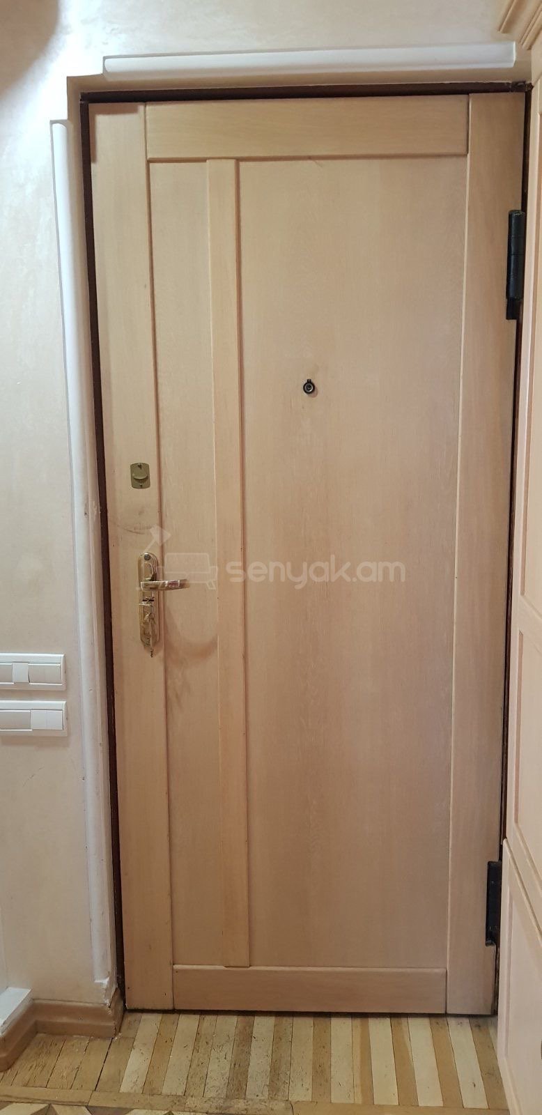 3 Սենյականոց Բնակարան Քարե Շենքում, 82քմ, 2/5 հարկ, Կապիտալ Վերանորոգված