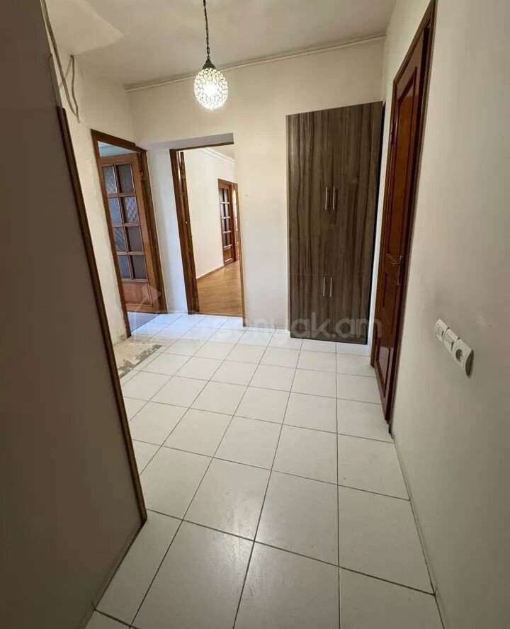 3 Սենյականոց Բնակարան, 76քմ, 3/12 հարկ, Կապիտալ Վերանորոգված