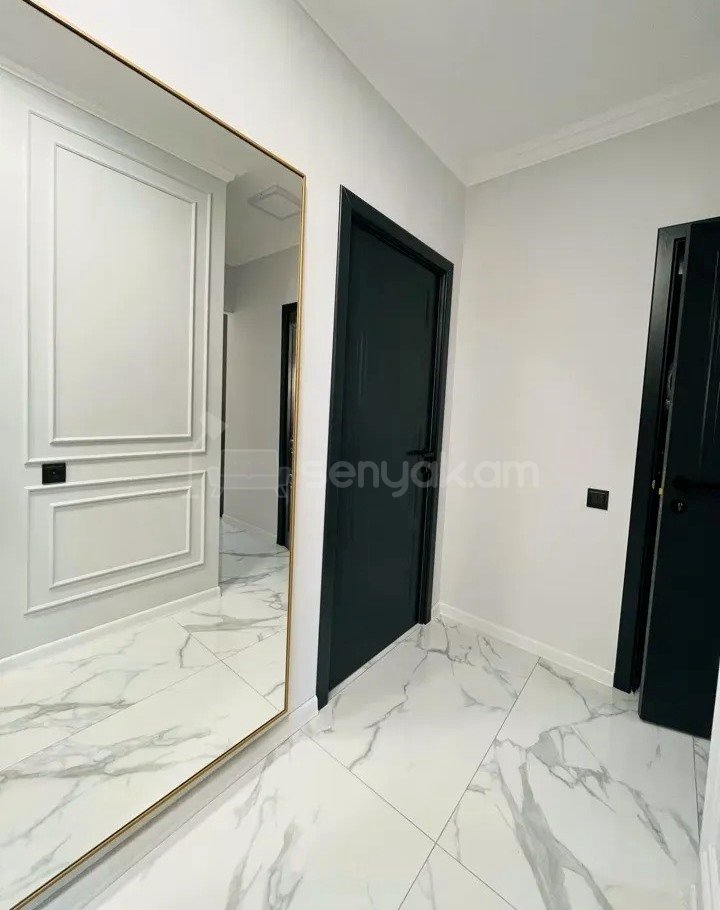 3 Սենյականոց Բնակարան Քարե Շենքում, 76քմ, 4/5 հարկ, Կապիտալ Վերանորոգված