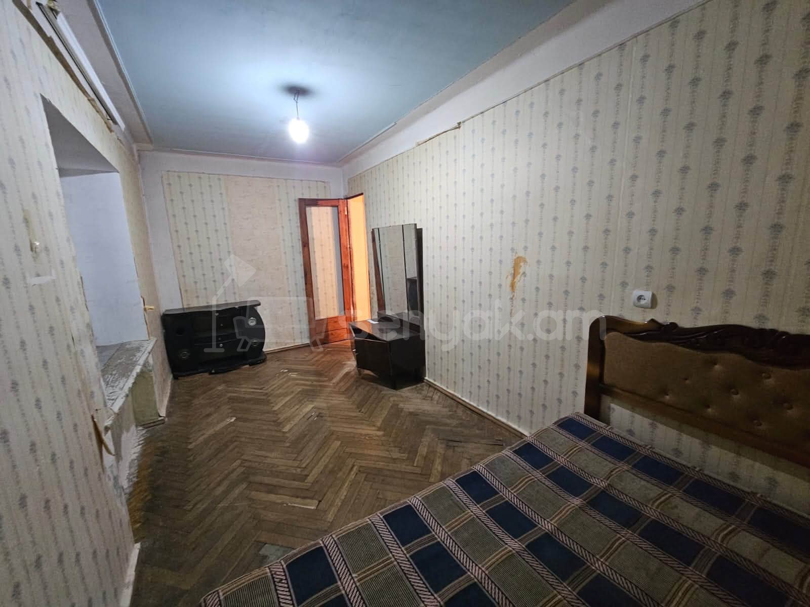 2 Սենյականոց Բնակարան Քարե Շենքում, 53քմ, 4/4 հարկ, Պետական Վիճակում