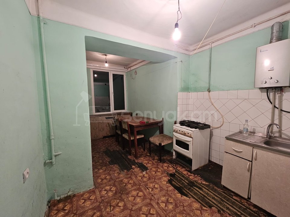 2 Սենյականոց Բնակարան Քարե Շենքում, 53քմ, 4/4 հարկ, Պետական Վիճակում