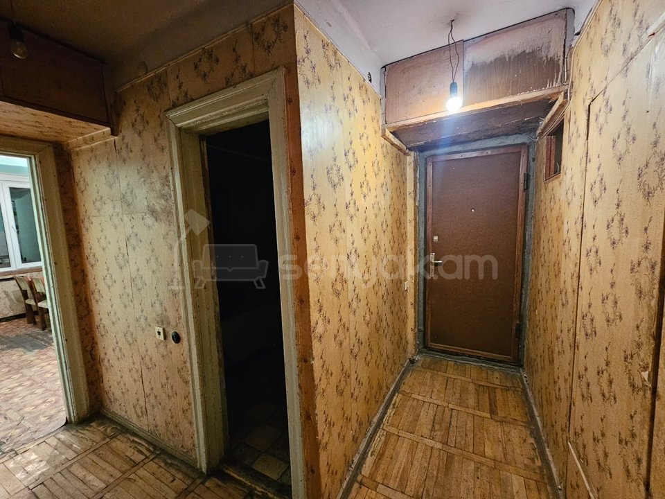 2 Սենյականոց Բնակարան Քարե Շենքում, 53քմ, 4/4 հարկ, Պետական Վիճակում