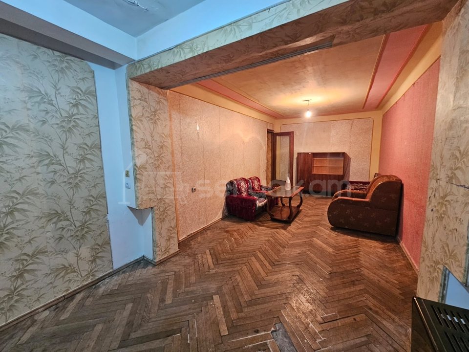 2 Սենյականոց Բնակարան Քարե Շենքում, 53քմ, 4/4 հարկ, Պետական Վիճակում