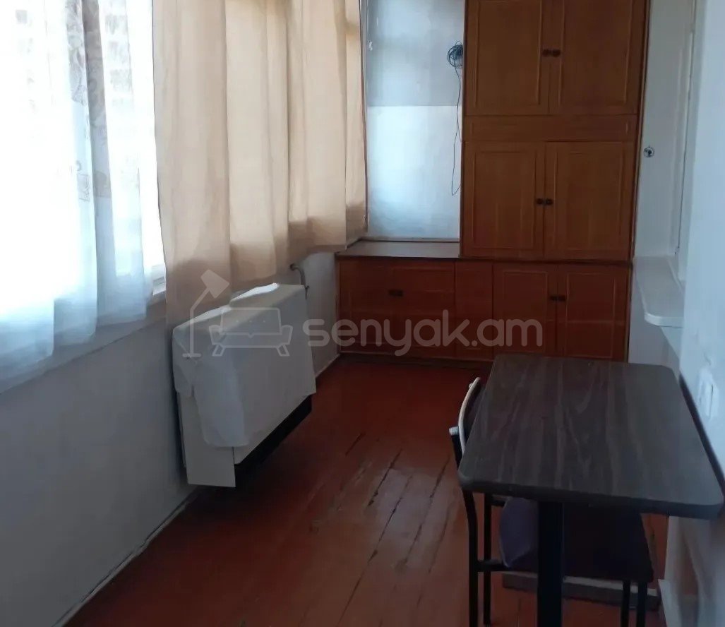 2 Սենյականոց Բնակարան Քարե Շենքում, 58քմ, 5/5 հարկ, Նորմալ Վիճակում