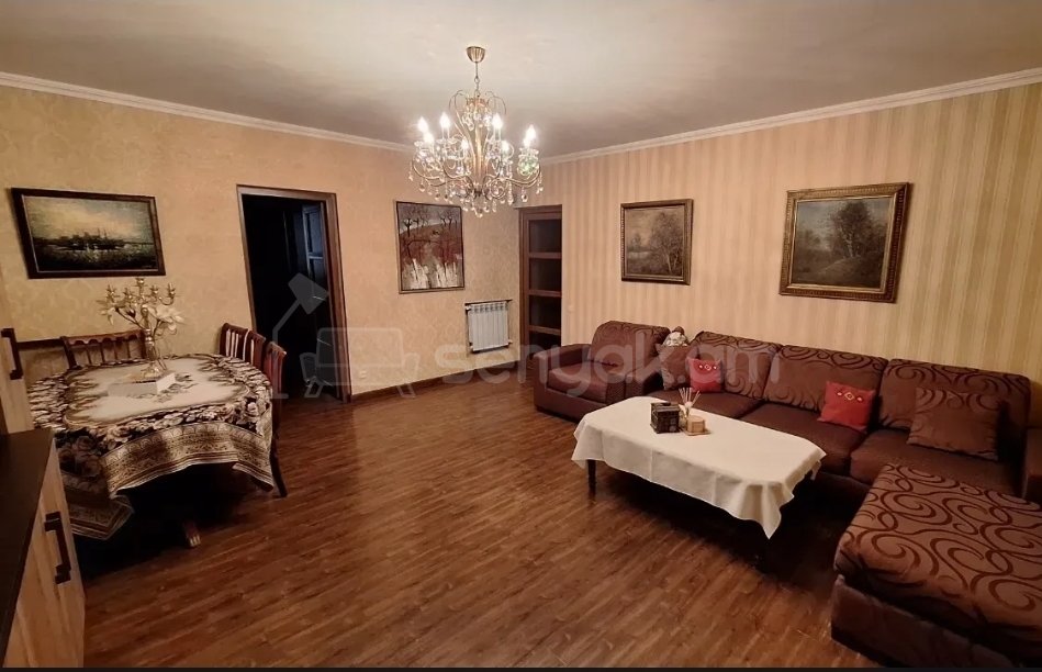 4 Սենյականոց Բնակարան Քարե Շենքում, 96քմ, 2/5 հարկ, Կապիտալ Վերանորոգված