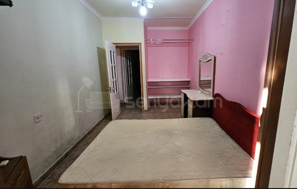 4 Սենյականոց Բնակարան Քարե Շենքում, 87քմ, 1/5 հարկ, Նորմալ Վիճակում