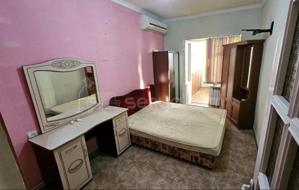 4 Սենյականոց Բնակարան Քարե Շենքում, 87քմ, 1/5 հարկ, Նորմալ Վիճակում