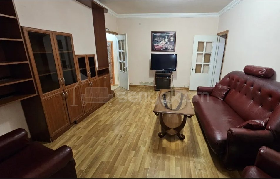 4 Սենյականոց Բնակարան Քարե Շենքում, 87քմ, 1/5 հարկ, Նորմալ Վիճակում