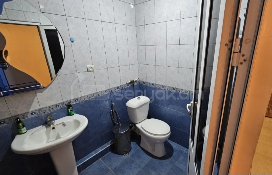 4 Սենյականոց Բնակարան Քարե Շենքում, 87քմ, 1/5 հարկ, Նորմալ Վիճակում
