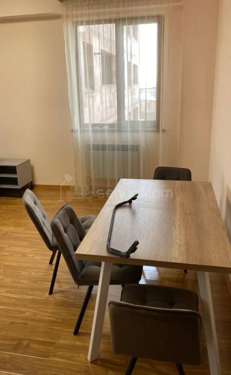 3 Սենյականոց Բնակարան, 93քմ, 6/15 հարկ, Կապիտալ Վերանորոգված, Կահավորված