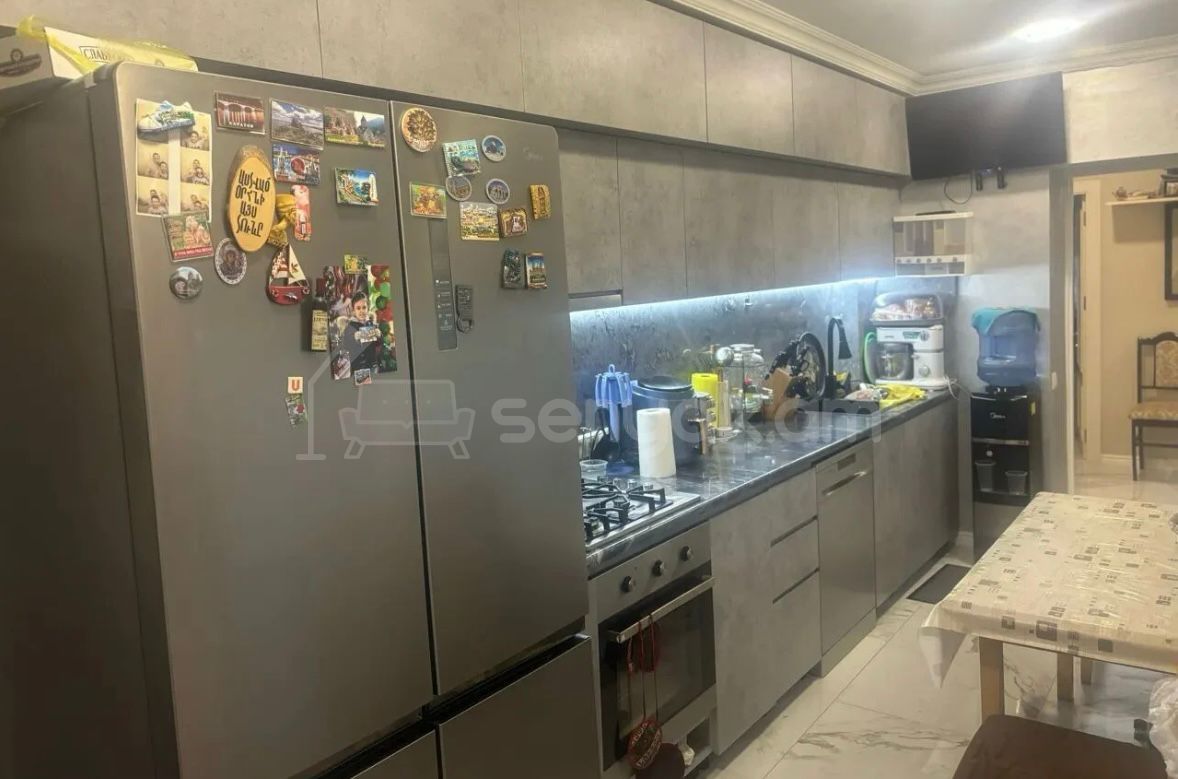4 Սենյականոց Բնակարան, 90քմ, 1/9 հարկ, Կապիտալ Վերանորոգված