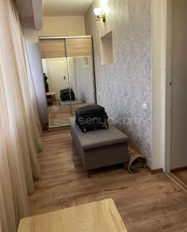 1 Սենյականոց Բնակարան Քարե Շենքում, 47քմ, 3/5 հարկ, Նորմալ Վիճակում