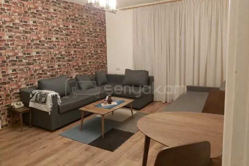 1 Սենյականոց Բնակարան Քարե Շենքում, 47քմ, 3/5 հարկ, Նորմալ Վիճակում