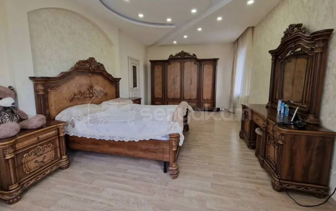 4 Սենյականոց Շքեղ Առանձնատուն, 320քմ, Կահավորված, Ավտոտնակով