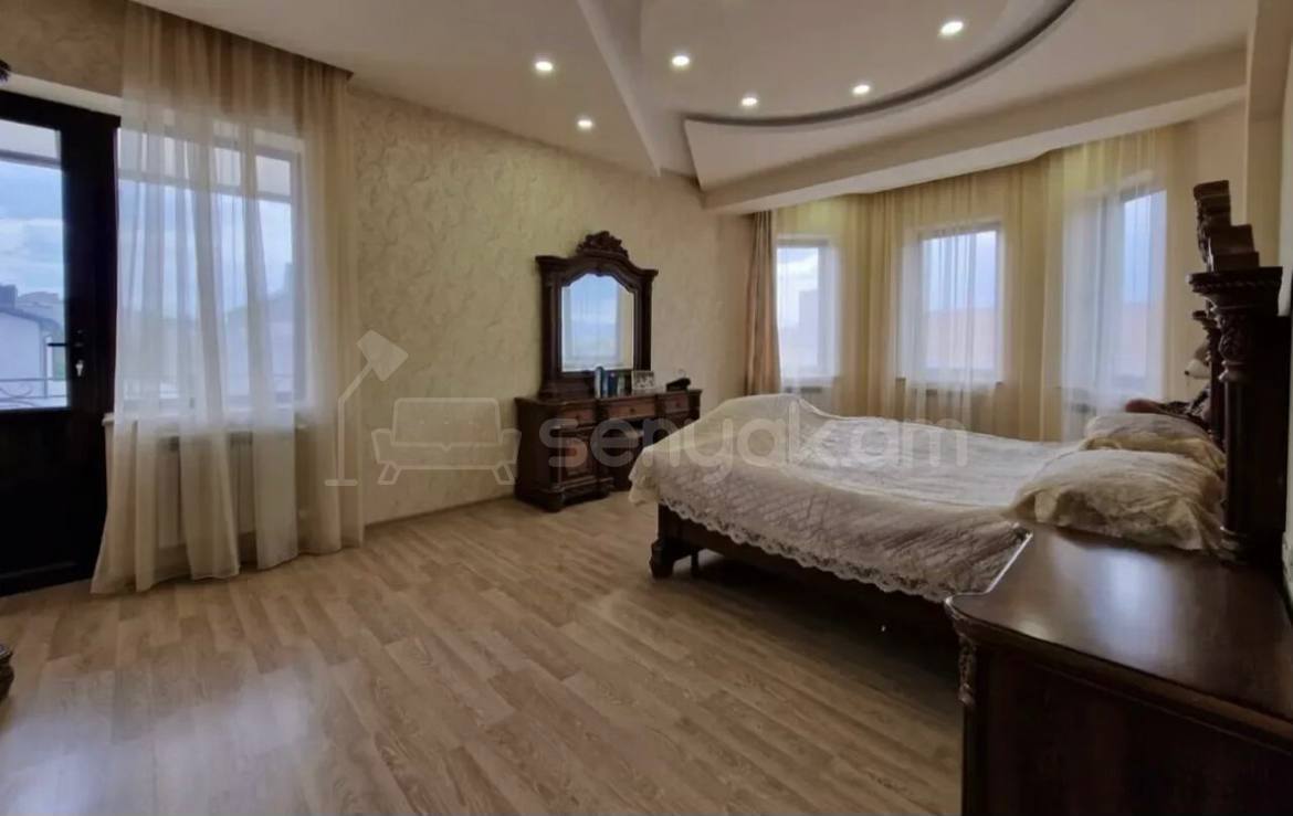 4 Սենյականոց Շքեղ Առանձնատուն, 320քմ, Կահավորված, Ավտոտնակով