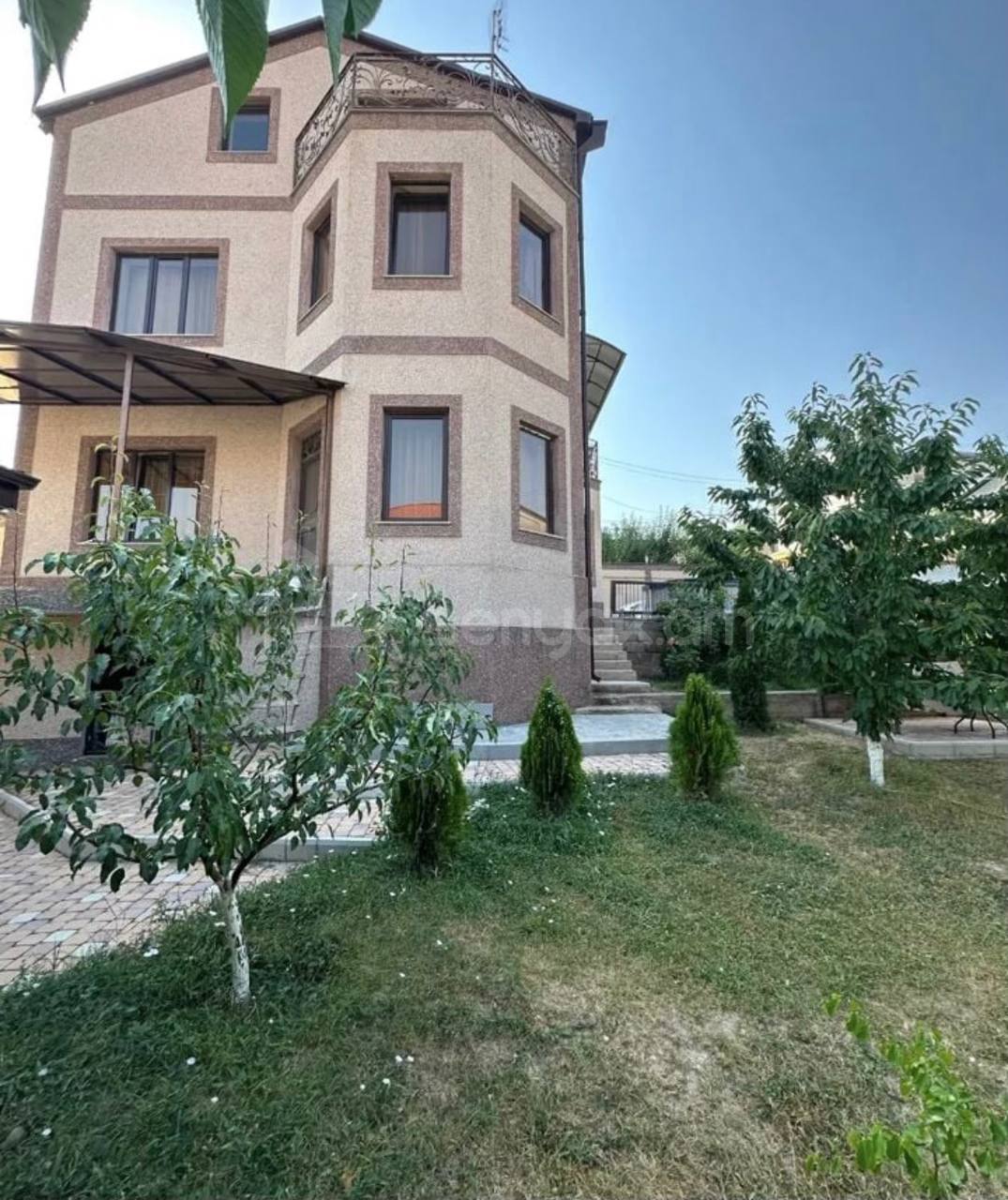4 Սենյականոց Շքեղ Առանձնատուն, 320քմ, Կահավորված, Ավտոտնակով