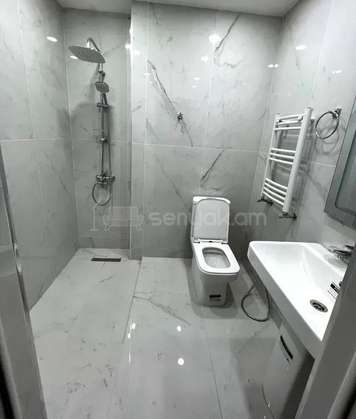 3 Սենյականոց Բնակարան Նորակառույցում, 63քմ, 3/8 հարկ, Կապիտալ Վերանորոգված
