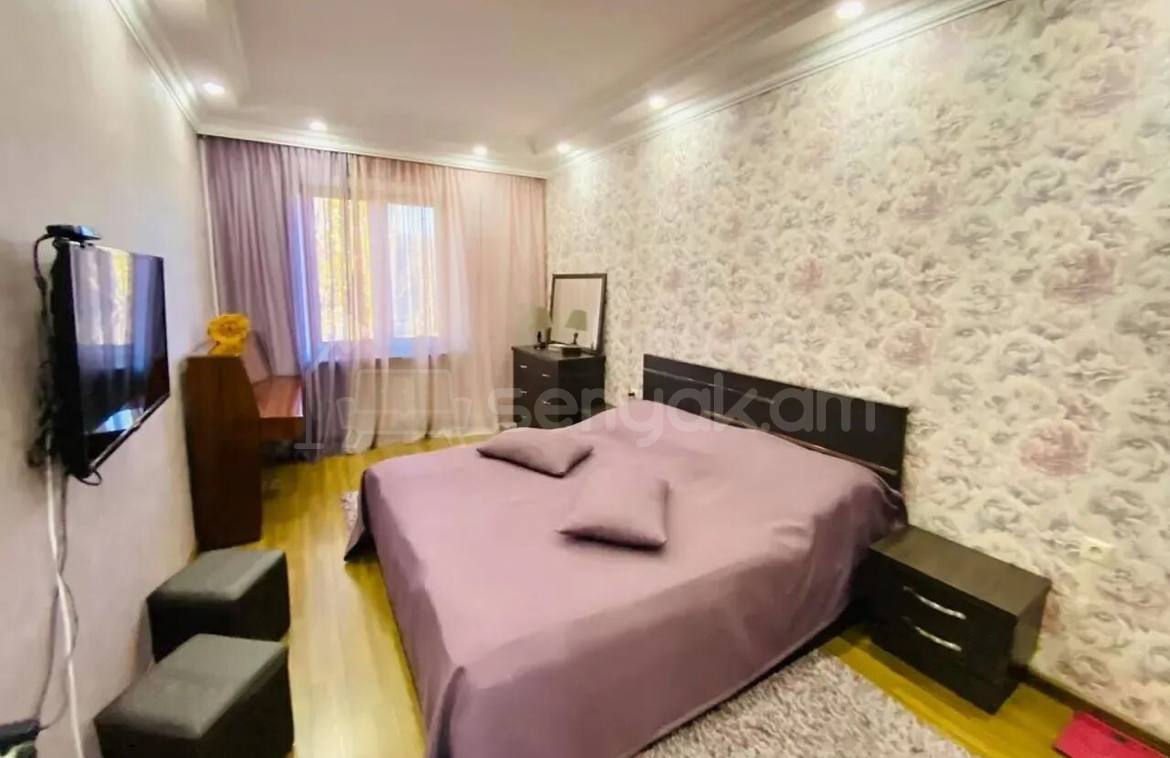 3 Սենյականոց Բնակարան Քարե Շենքում, 70քմ, 4/4 հարկ, Կապիտալ Վերանորոգված