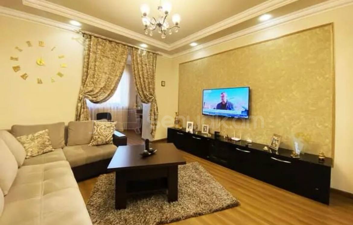 3 Սենյականոց Բնակարան Քարե Շենքում, 70քմ, 4/4 հարկ, Կապիտալ Վերանորոգված