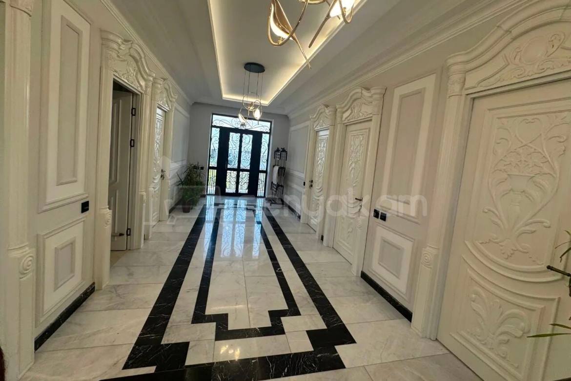 6 Սենյականոց Շքեղ Առանձնատուն, 370քմ, Լողավազանով, Ավտոտնակով