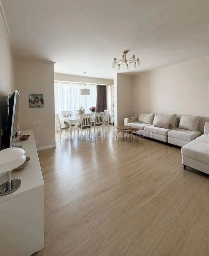 4 Սենյականոց Բնակարան, 88քմ, 8/9 հարկ, Կապիտալ Վերանորոգված