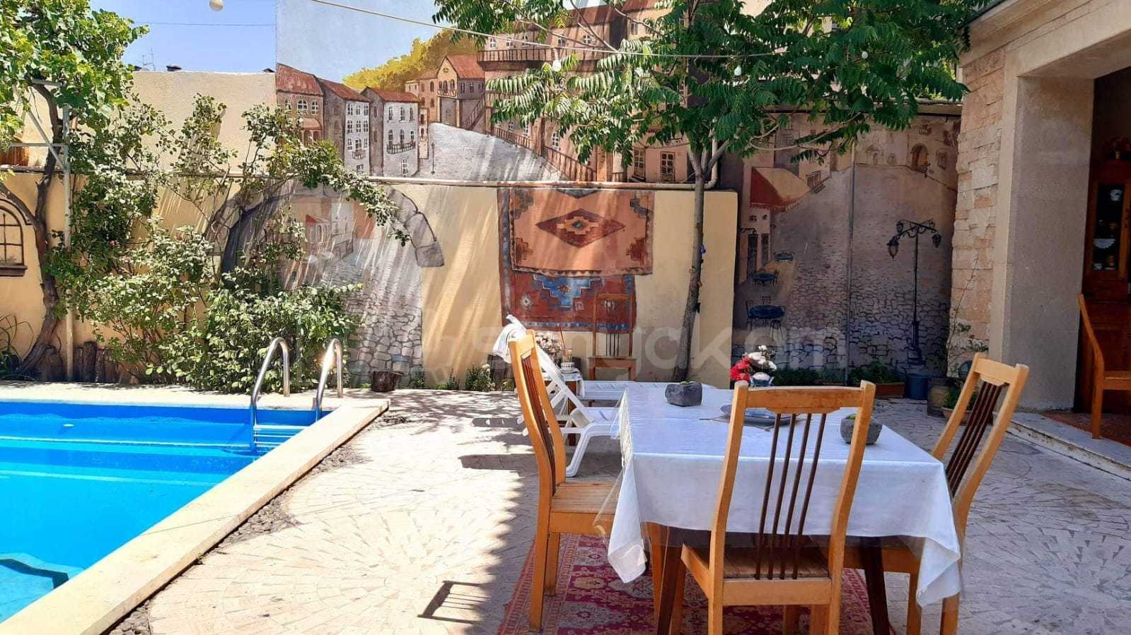 8 Սենյականոց Շքեղ Առանձնատուն, 640քմ, Կահավորված, Լողավազանով, Ավտոտնակով