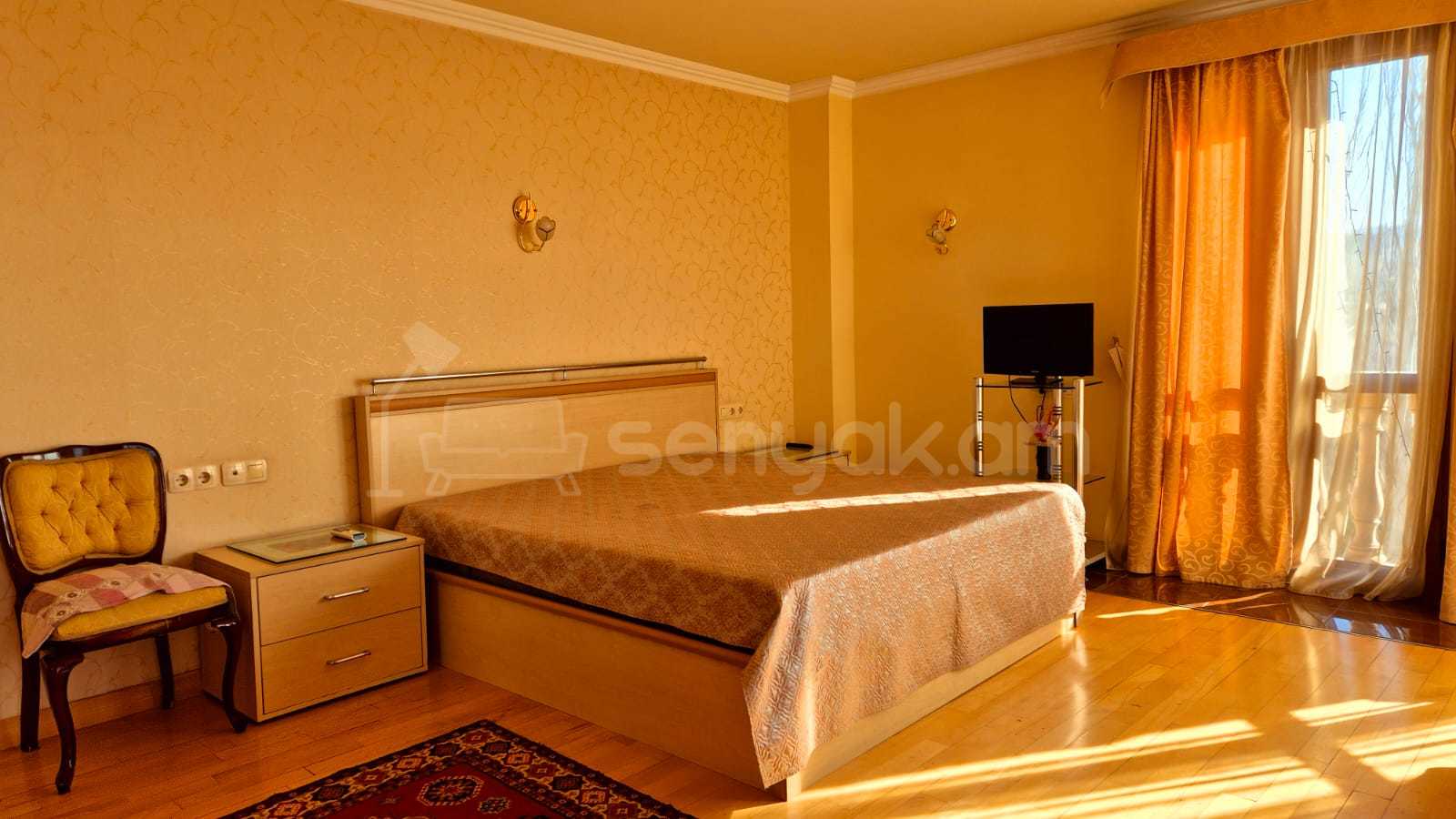 8 Սենյականոց Շքեղ Առանձնատուն, 640քմ, Կահավորված, Լողավազանով, Ավտոտնակով