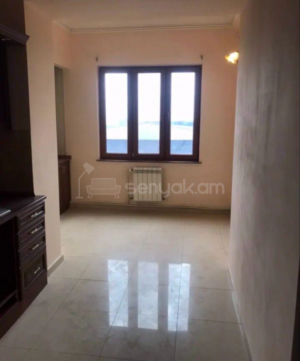 2 Սենյականոց Բնակարան Քարե Շենքում, 76քմ, 3/5 հարկ, Կապիտալ Վերանորոգված, Մասամբ Կահավորված