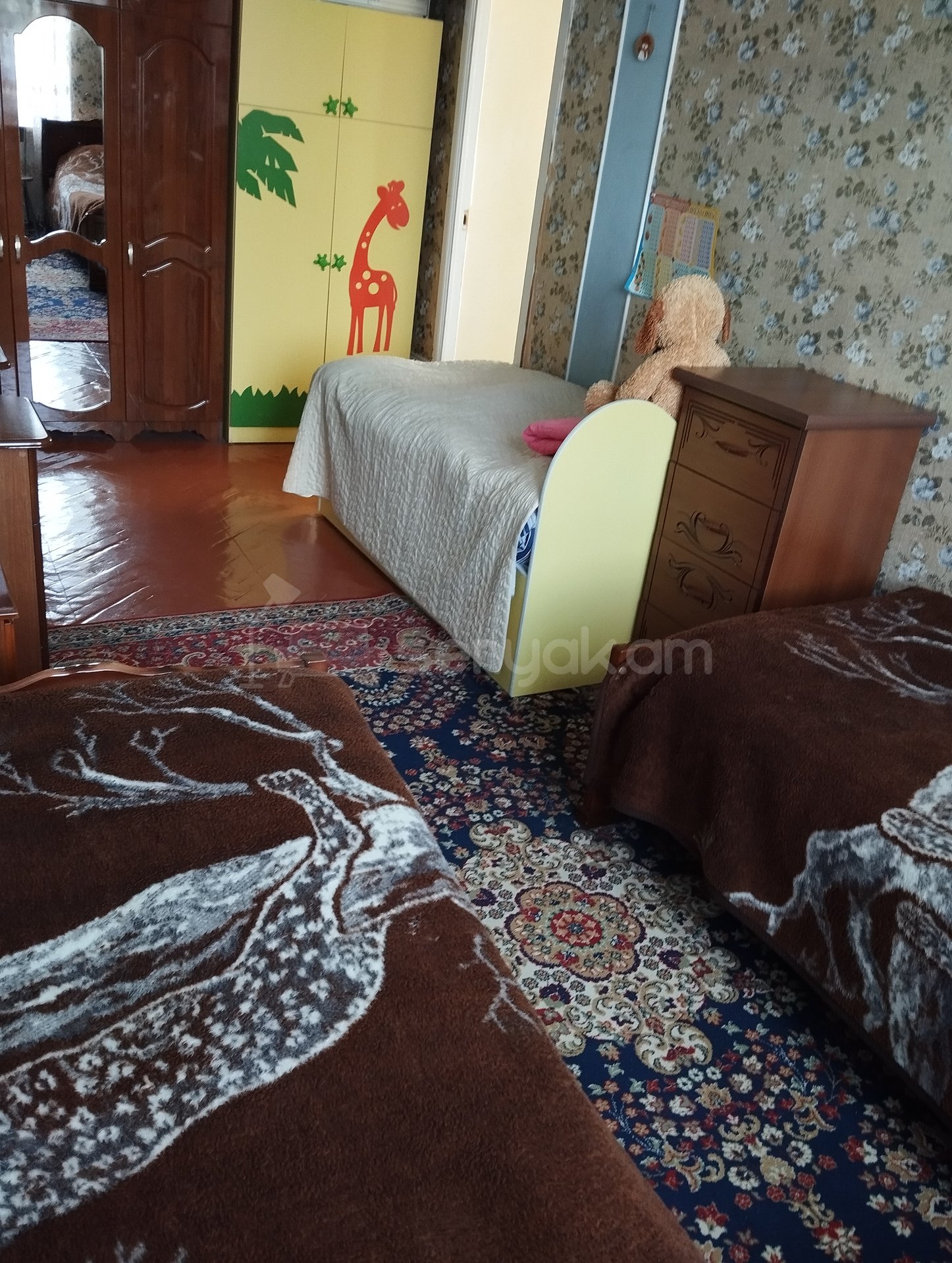 2 Սենյականոց Բնակարան Քարե Շենքում, 74քմ, 3/5 հարկ, Նորմալ Վիճակում