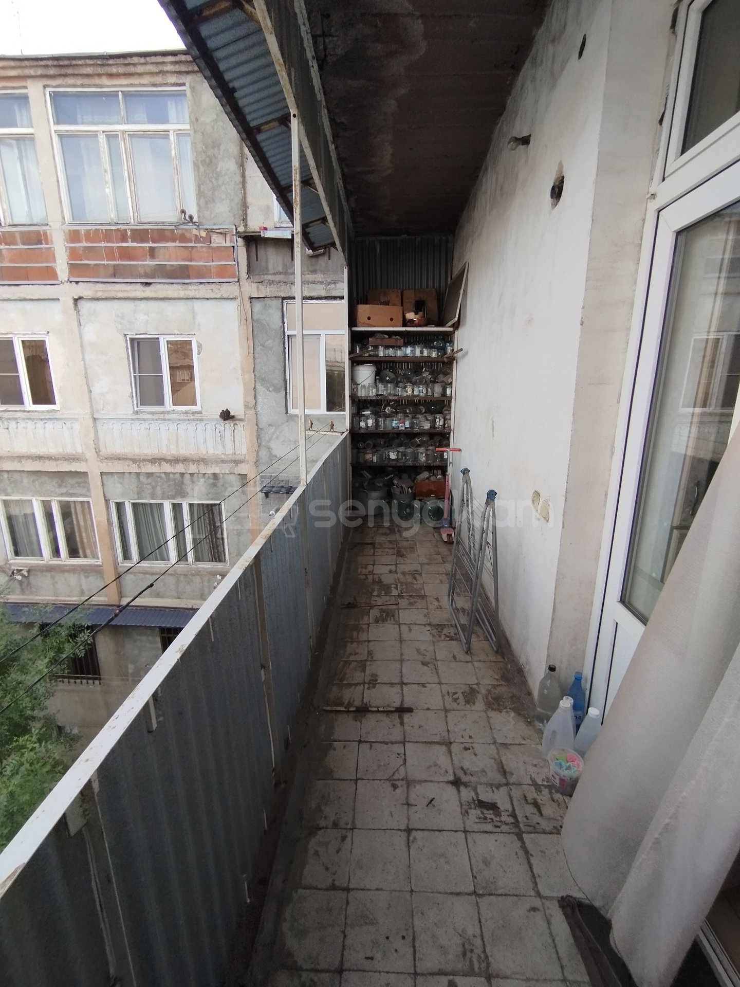 2 Սենյականոց Բնակարան Քարե Շենքում, 74քմ, 3/5 հարկ, Նորմալ Վիճակում