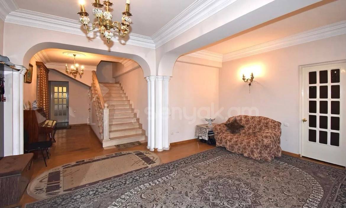 7 Սենյականոց Շքեղ Առանձնատուն, 480քմ, Լողավազանով, Ավտոտնակով