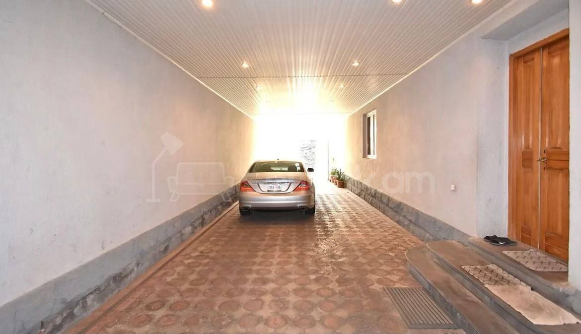 7 Սենյականոց Շքեղ Առանձնատուն, 480քմ, Լողավազանով, Ավտոտնակով