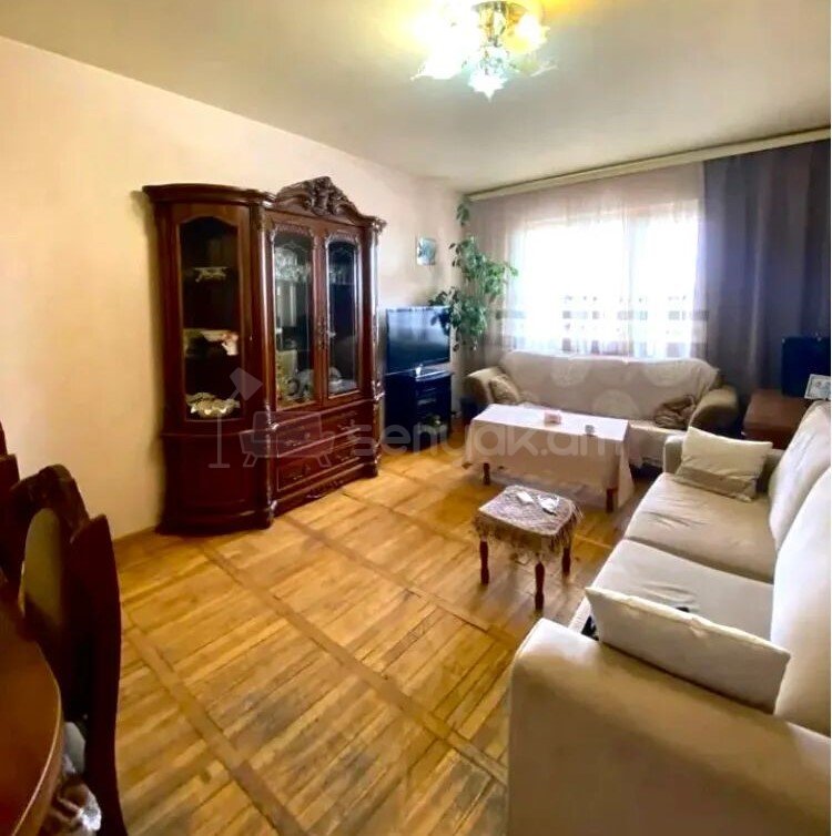 3 Սենյականոց Բնակարան, 80քմ, 8/9 հարկ, Նորմալ Վիճակում