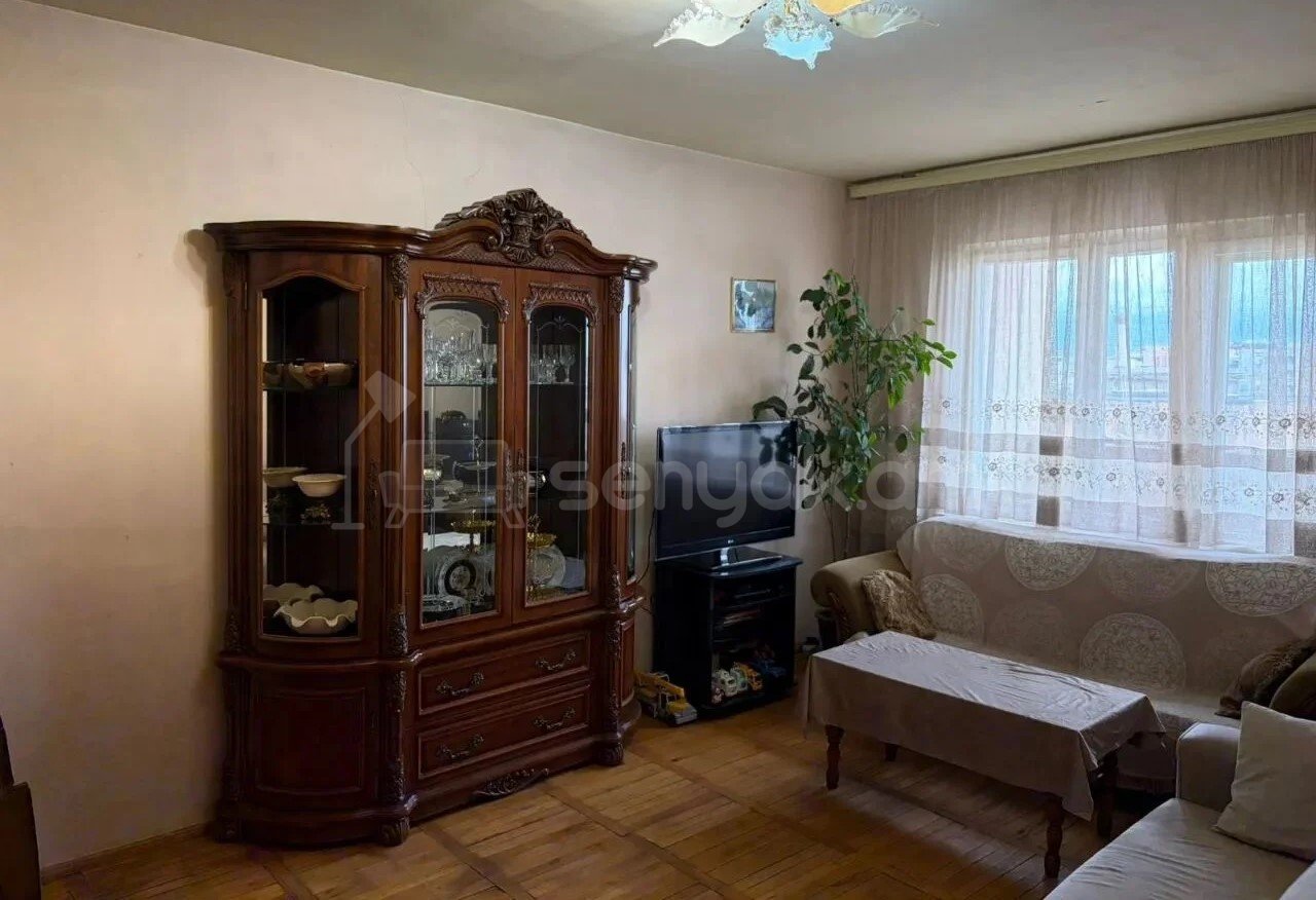 3 Սենյականոց Բնակարան, 80քմ, 8/9 հարկ, Նորմալ Վիճակում