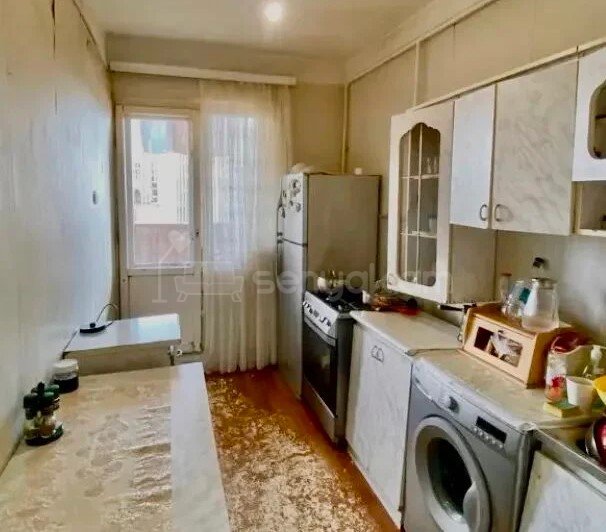 3 Սենյականոց Բնակարան, 80քմ, 8/9 հարկ, Նորմալ Վիճակում