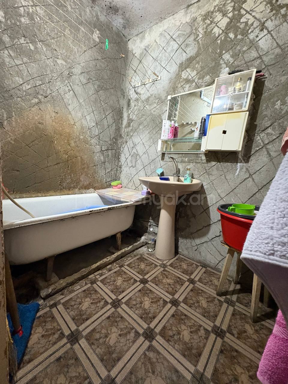 4 Սենյականոց Բնակարան, 101քմ, 7/9 հարկ, Նորմալ Վիճակում