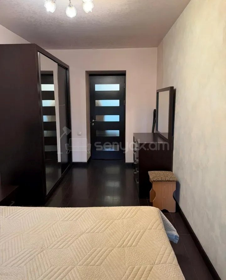 2 Սենյականոց Բնակարան Քարե Շենքում, 57քմ, 3/5 հարկ, Կապիտալ Վերանորոգված