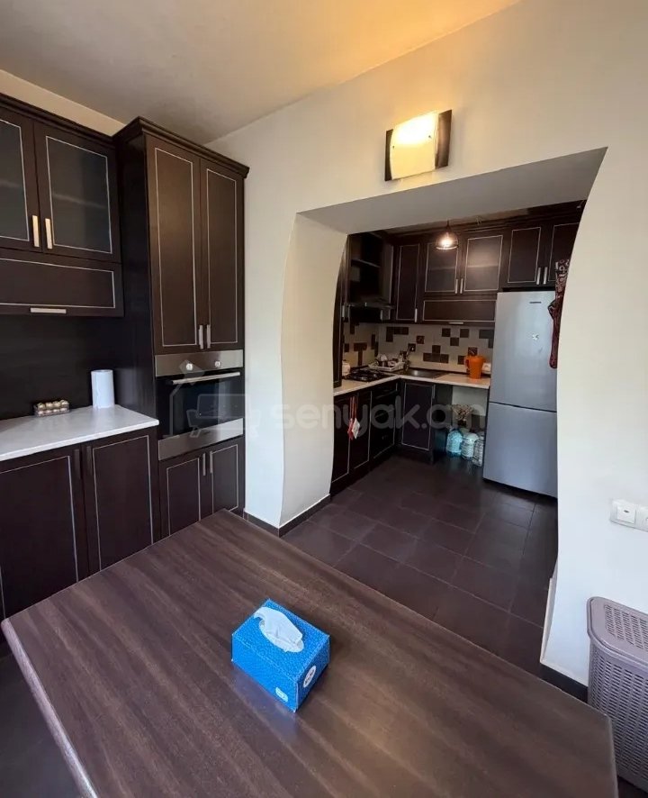 2 Սենյականոց Բնակարան Քարե Շենքում, 57քմ, 3/5 հարկ, Կապիտալ Վերանորոգված