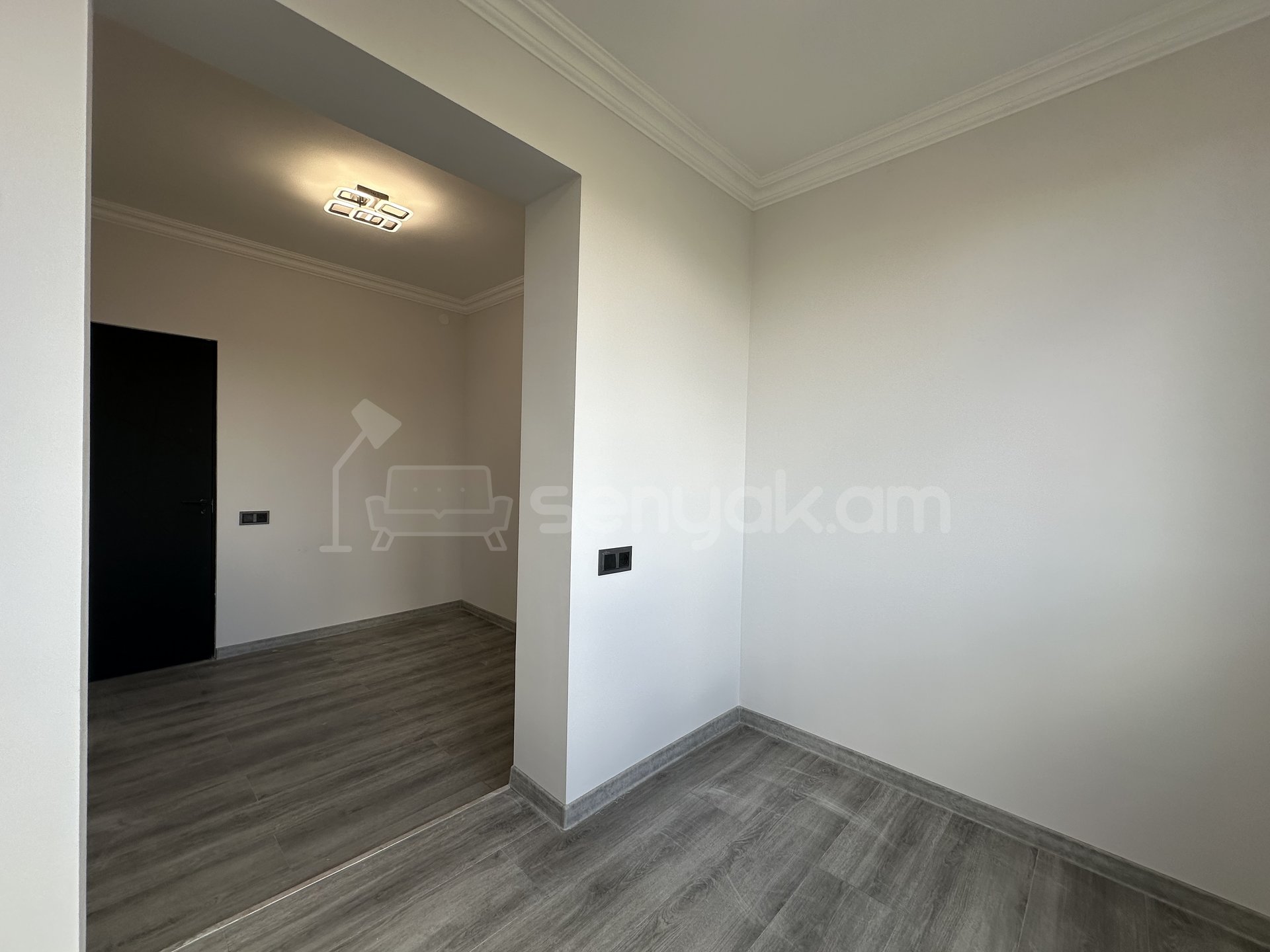 2 Սենյականոց Բնակարան, 37քմ, 8/9 հարկ, Կապիտալ Վերանորոգված