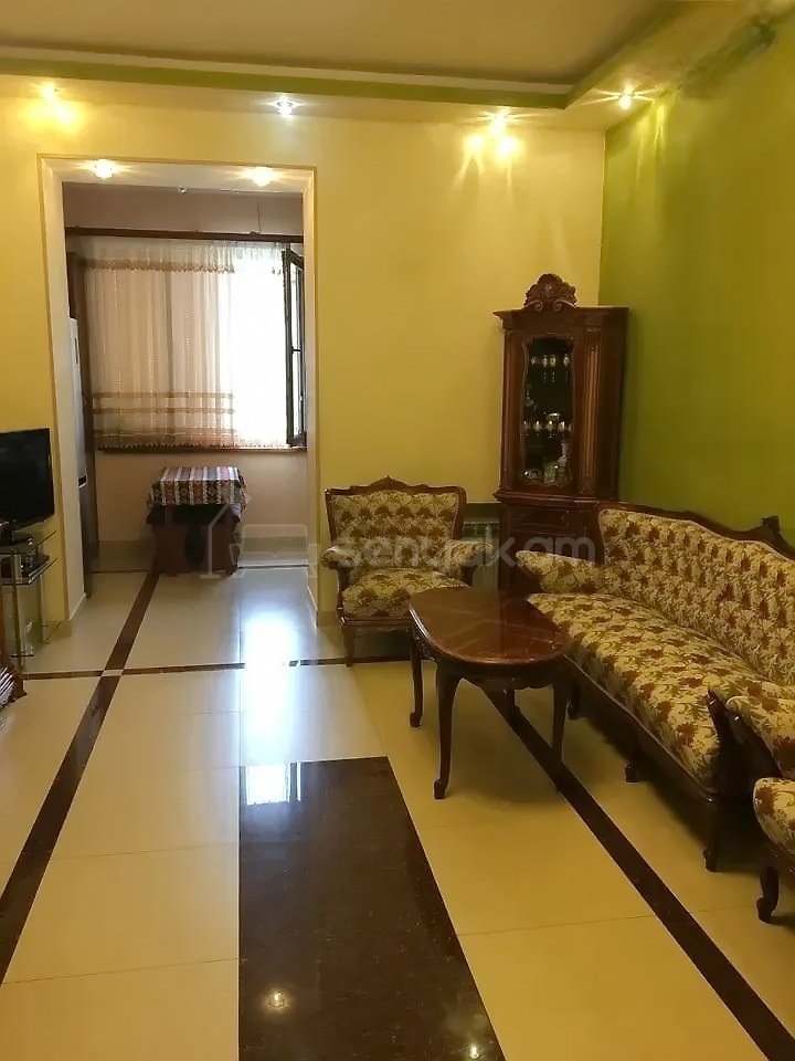 3 Սենյականոց Բնակարան Քարե Շենքում, 75քմ, 2/4 հարկ, Կապիտալ Վերանորոգված