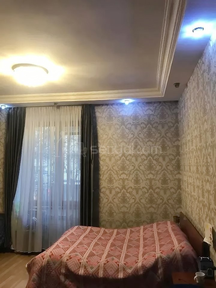 3 Սենյականոց Բնակարան Քարե Շենքում, 75քմ, 2/4 հարկ, Կապիտալ Վերանորոգված