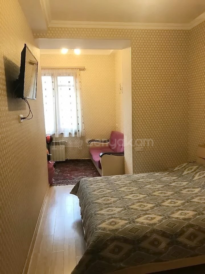 3 Սենյականոց Բնակարան Քարե Շենքում, 75քմ, 2/4 հարկ, Կապիտալ Վերանորոգված
