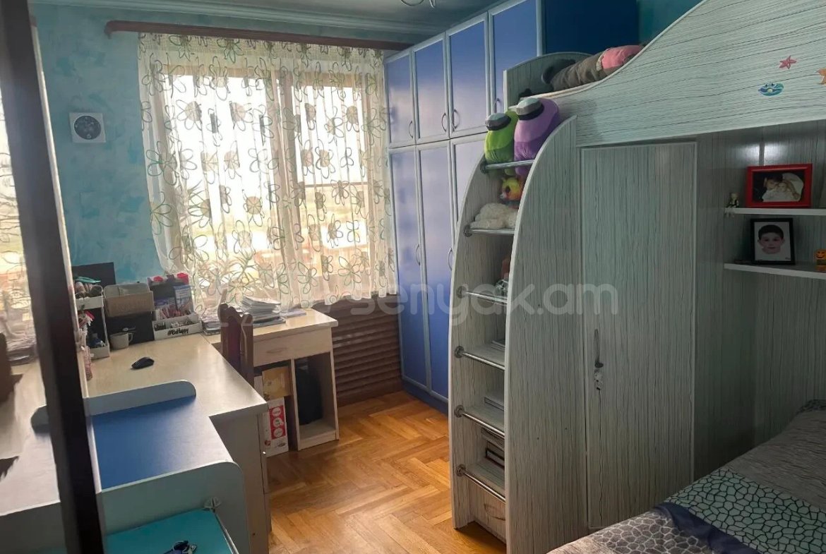 3 Սենյականոց Բնակարան, 77քմ, 4/9 հարկ, Նորմալ Վիճակում, Կահավորված