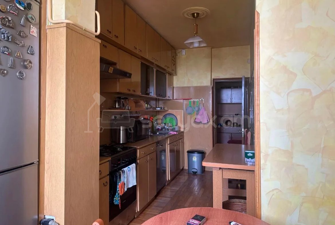 3 Սենյականոց Բնակարան, 77քմ, 4/9 հարկ, Նորմալ Վիճակում, Կահավորված