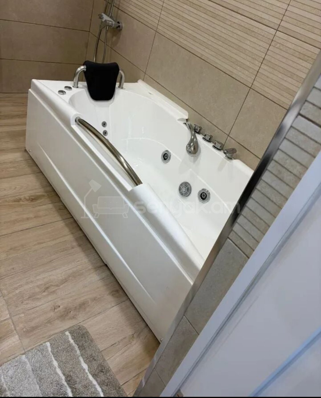 1 Սենյականոց Բնակարան Նորակառույցում, 40քմ, 11/12 հարկ, Կապիտալ Վերանորոգված