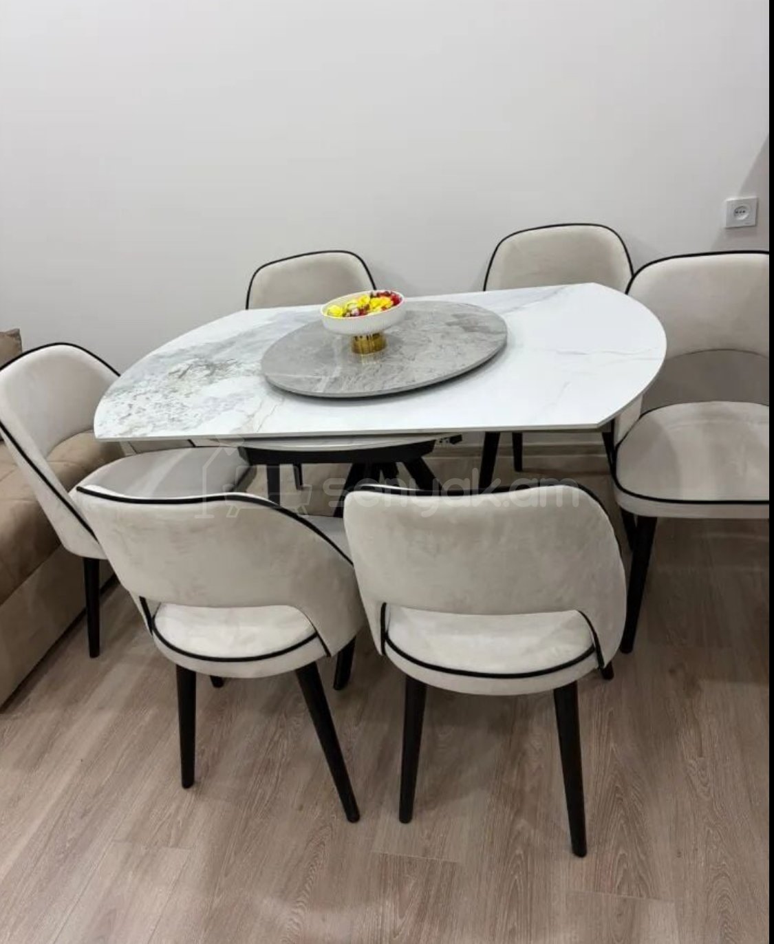 1 Սենյականոց Բնակարան Նորակառույցում, 40քմ, 11/12 հարկ, Կապիտալ Վերանորոգված